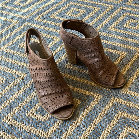 ❌DONATED❌ - Picture 2 of 5